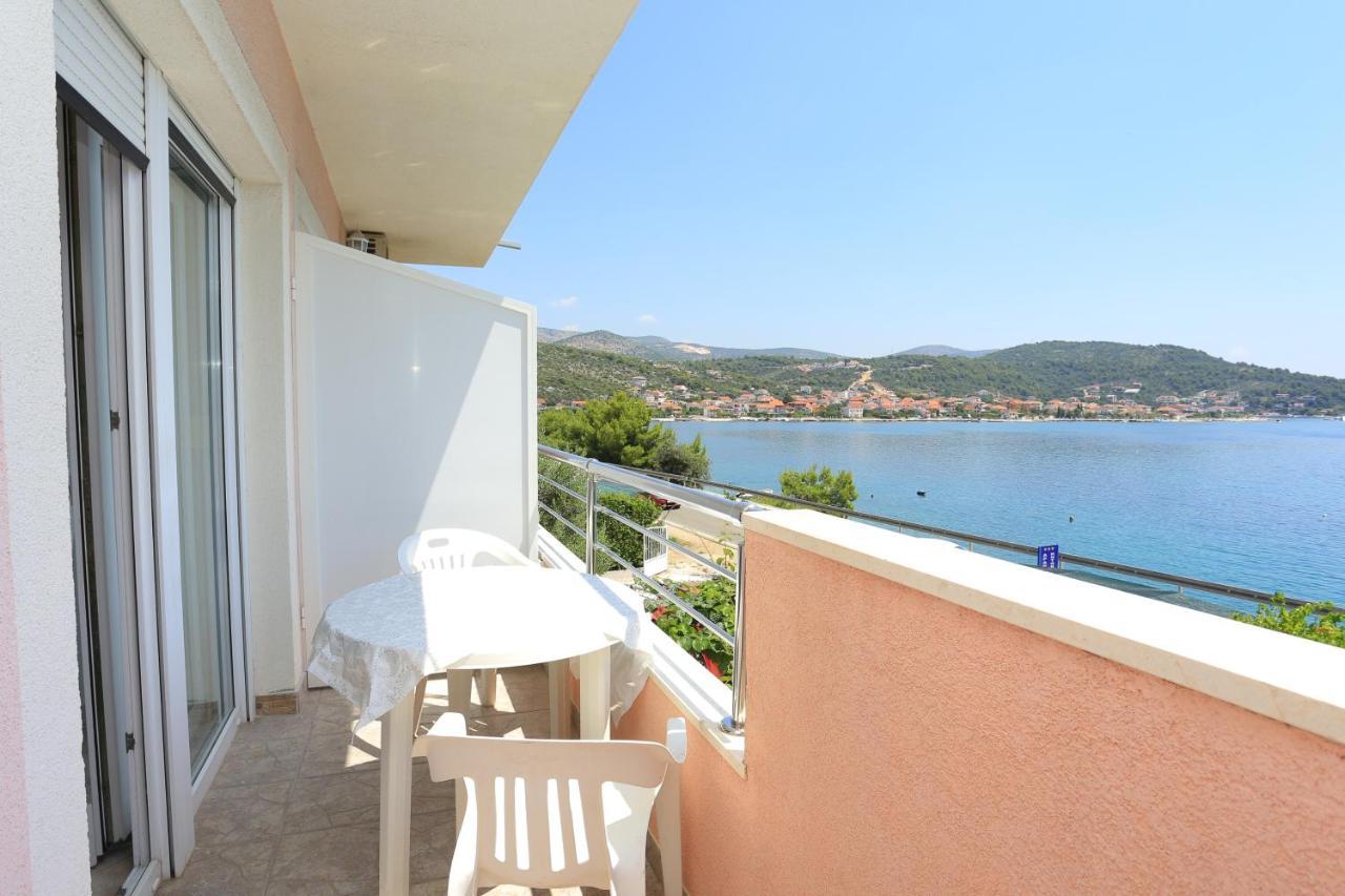 Apartments By The Sea Poljica, Trogir - 19316 Марина Екстериор снимка