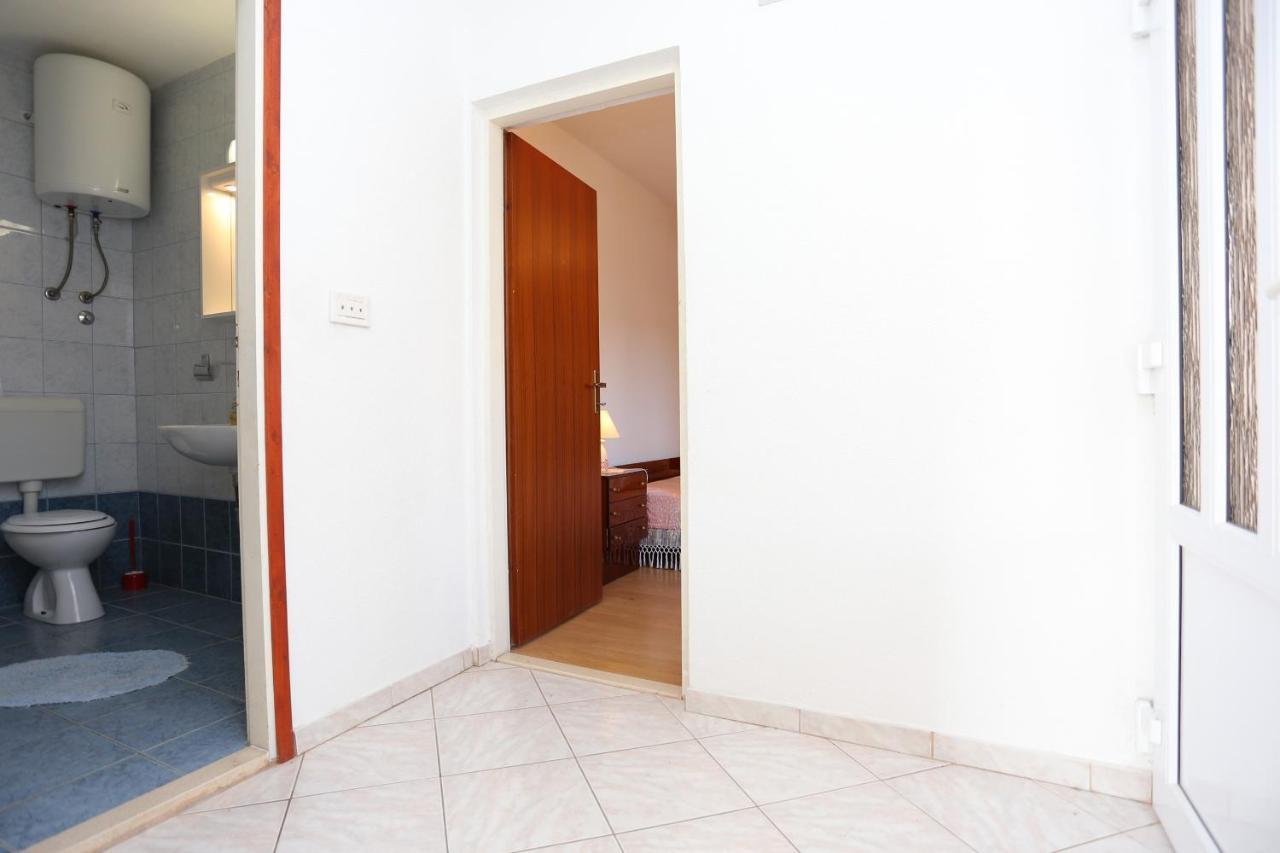 Apartments By The Sea Poljica, Trogir - 19316 Марина Екстериор снимка