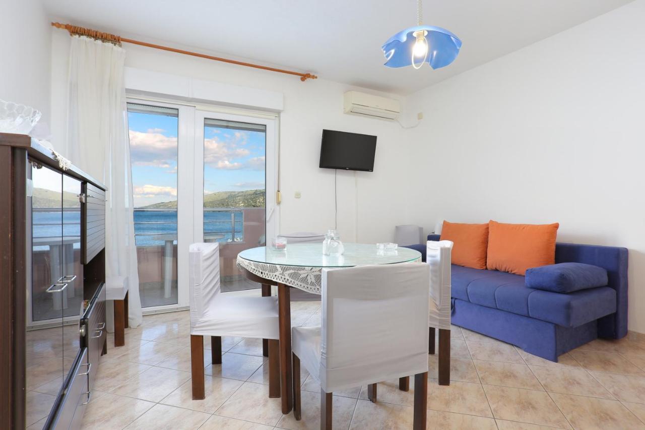 Apartments By The Sea Poljica, Trogir - 19316 Марина Екстериор снимка