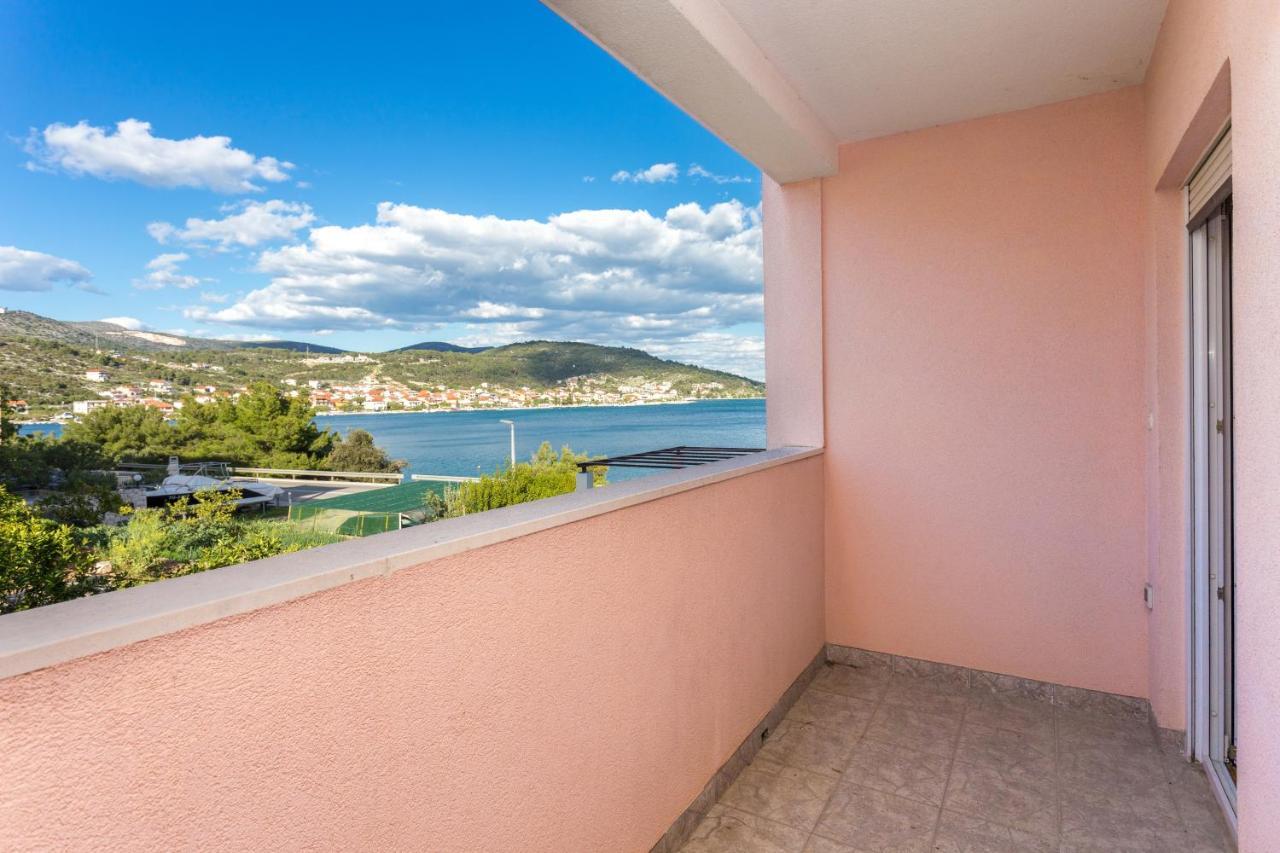 Apartments By The Sea Poljica, Trogir - 19316 Марина Екстериор снимка
