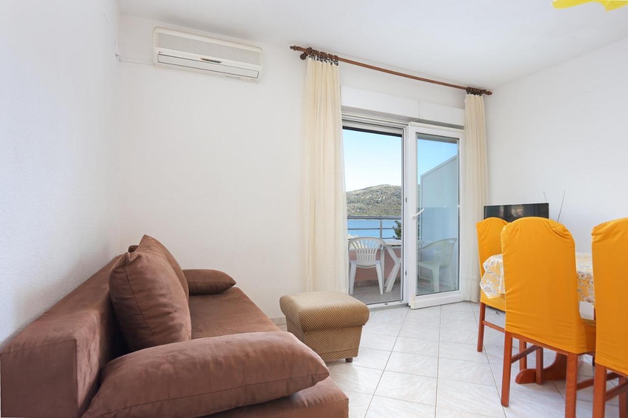 Apartments By The Sea Poljica, Trogir - 19316 Марина Екстериор снимка
