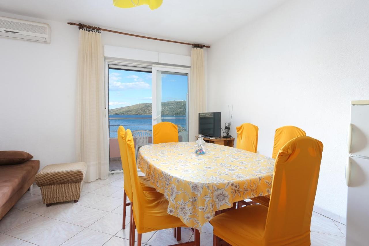 Apartments By The Sea Poljica, Trogir - 19316 Марина Екстериор снимка